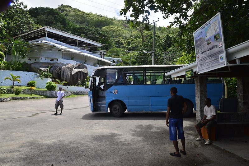 _DSC3181.JPG - bus terminal at bel hombre