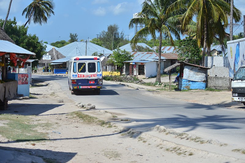 DSC_5782.JPG - main street in paje
