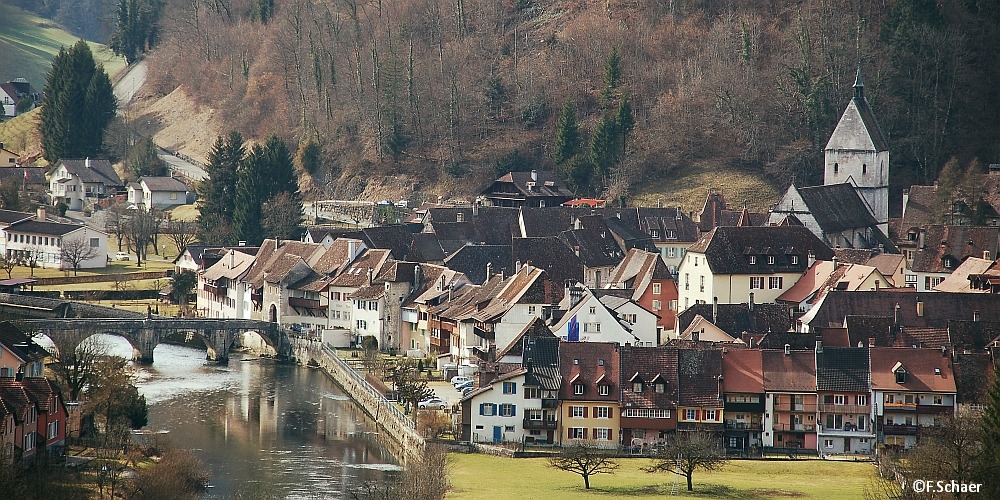 Horizonte 63.jpg - shows the historic village of Saint Ursanne in the french speaking western part of Switzerland, close to the french border. Most of the old buildings originates around the 15th century. Population: 750   click here for Google Maps View   Position: N47°21'54" E07°09'18", elev. 440/1450ft Camera: probably Nikon D50