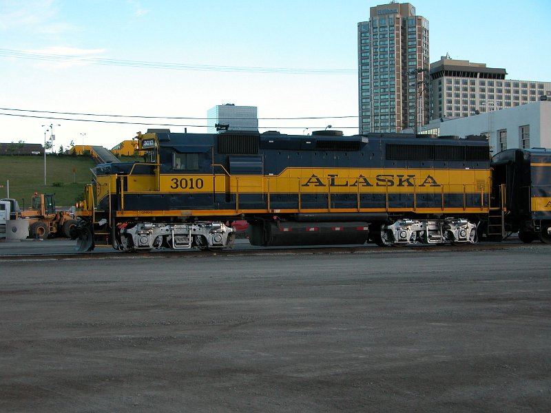 ARR3010_1.jpg - gp40-2 #3010, still in service in 2013