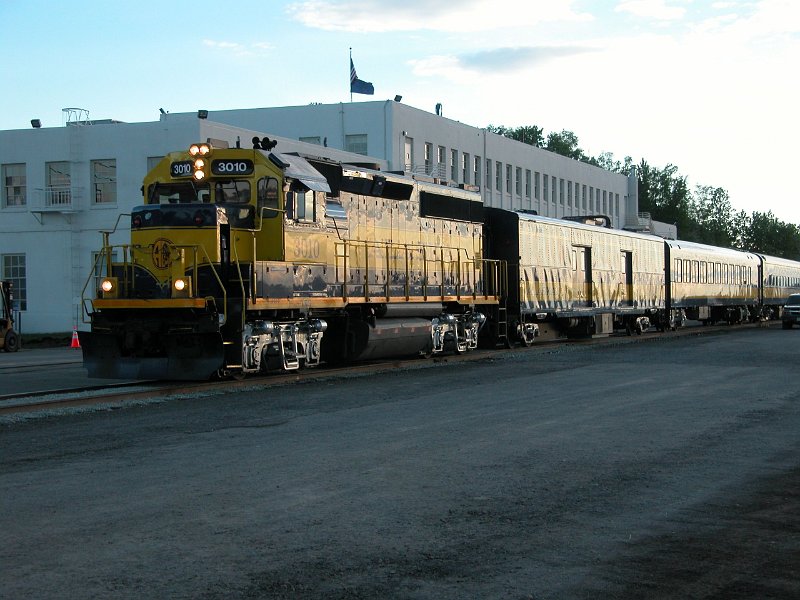 ARR3010_2.jpg - gp40-2 #3010, still in service in 2013