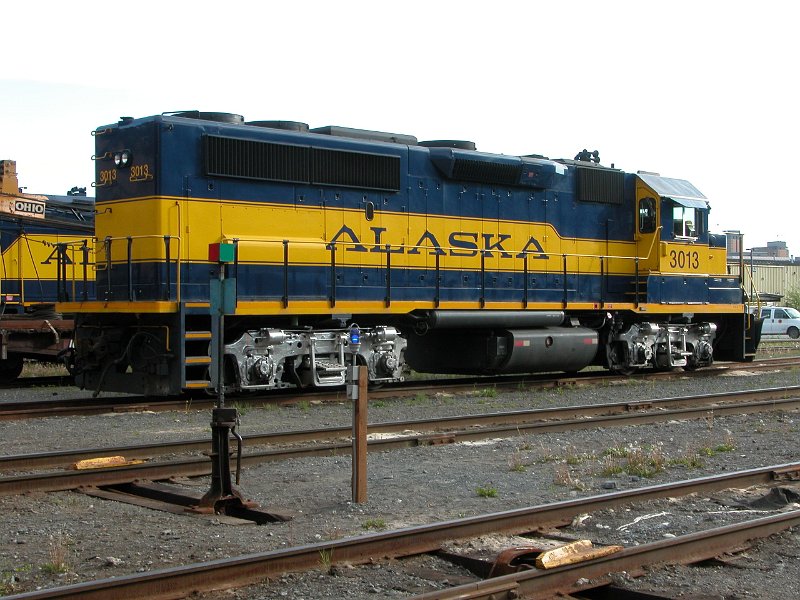ARR3013_3.jpg - gp40-2 #3013, still in service in 2013
