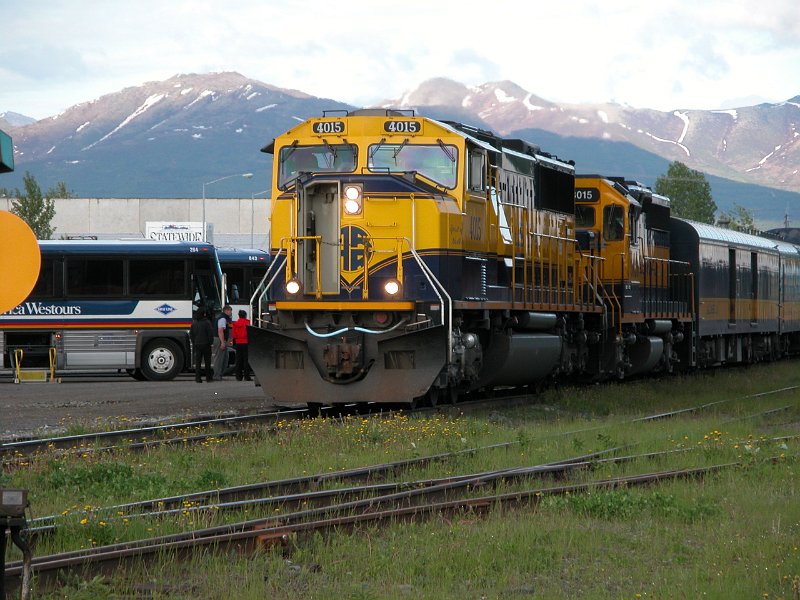 ARR4015_2.jpg - sd70mac #4015, still in service in 2013