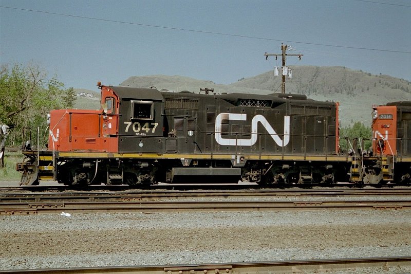 CN7047_2.jpg