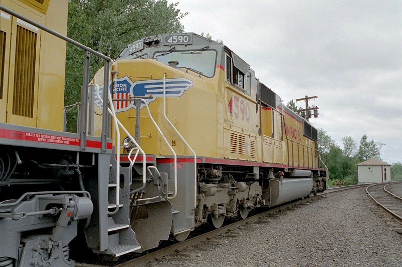 UP4590_2.jpg